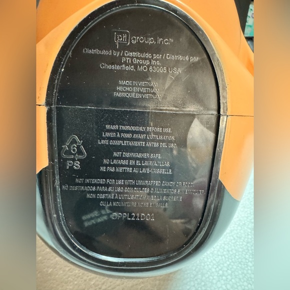 Disney Minnie Mouse Black and Pink Kids Character Bucket - Picture 5 of 5